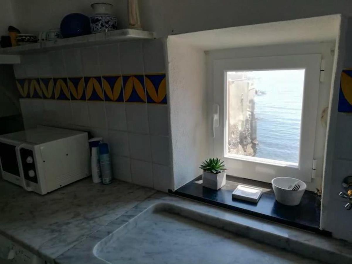 Casa Sulla Spiaggia Di Boccadasse Genoa Exterior photo